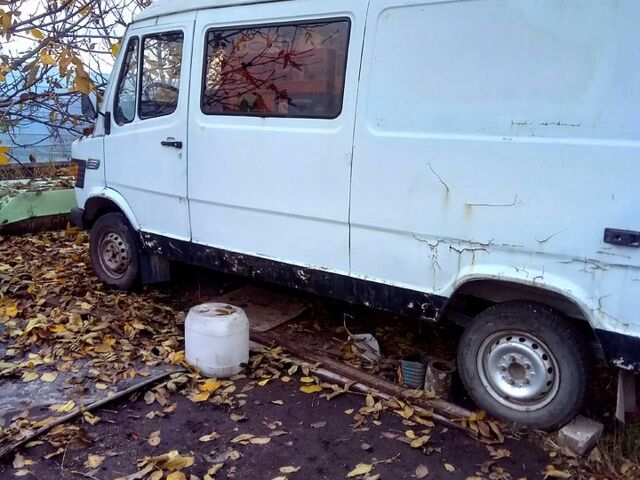 Мерседес T1, об'ємом двигуна 2.9 л та пробігом 500 тис. км за 2000 $, фото 2 на Automoto.ua
