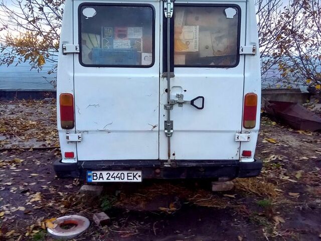 Мерседес T1, объемом двигателя 2.9 л и пробегом 500 тыс. км за 2000 $, фото 3 на Automoto.ua