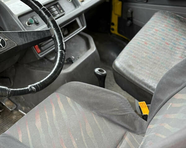 Желтый Мерседес T1, объемом двигателя 2.9 л и пробегом 500 тыс. км за 3650 $, фото 6 на Automoto.ua