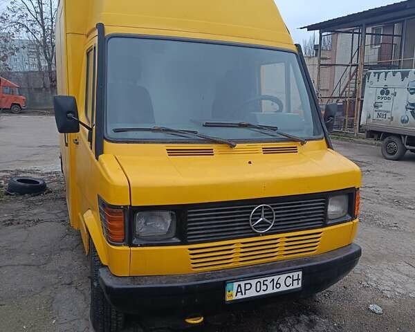 Желтый Мерседес T1, объемом двигателя 0 л и пробегом 2 тыс. км за 3500 $, фото 12 на Automoto.ua