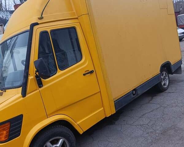 Желтый Мерседес T1, объемом двигателя 0 л и пробегом 2 тыс. км за 3500 $, фото 10 на Automoto.ua