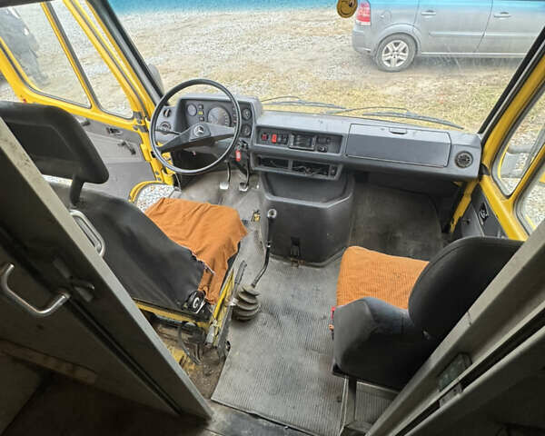 Желтый Мерседес T1, объемом двигателя 2.3 л и пробегом 400 тыс. км за 3100 $, фото 13 на Automoto.ua