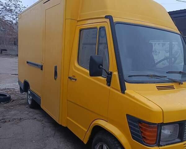 Желтый Мерседес T1, объемом двигателя 0 л и пробегом 2 тыс. км за 3500 $, фото 13 на Automoto.ua