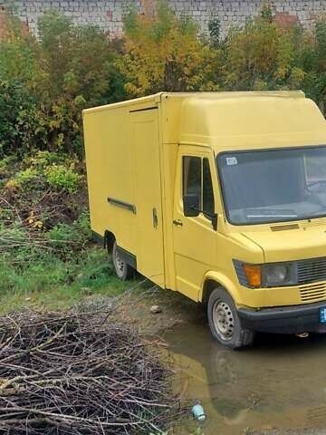 Желтый Мерседес T1, объемом двигателя 2.3 л и пробегом 490 тыс. км за 3450 $, фото 5 на Automoto.ua