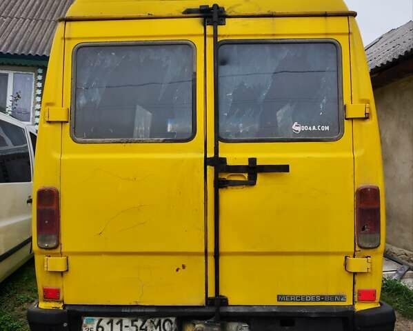 Желтый Мерседес T1, объемом двигателя 2.4 л и пробегом 450 тыс. км за 2500 $, фото 3 на Automoto.ua