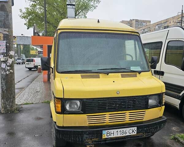 Жовтий Мерседес T1, об'ємом двигуна 2.3 л та пробігом 600 тис. км за 2700 $, фото 2 на Automoto.ua