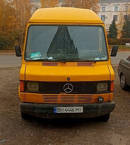 Жовтий Мерседес T1, об'ємом двигуна 2.3 л та пробігом 400 тис. км за 1200 $, фото 5 на Automoto.ua