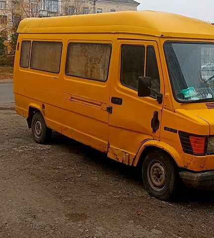Жовтий Мерседес T1, об'ємом двигуна 2.3 л та пробігом 400 тис. км за 1200 $, фото 4 на Automoto.ua