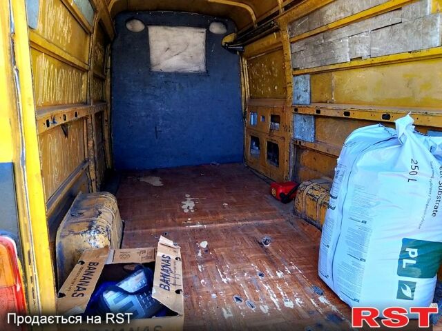 Желтый Мерседес T1, объемом двигателя 2.9 л и пробегом 0 тыс. км за 1300 $, фото 3 на Automoto.ua