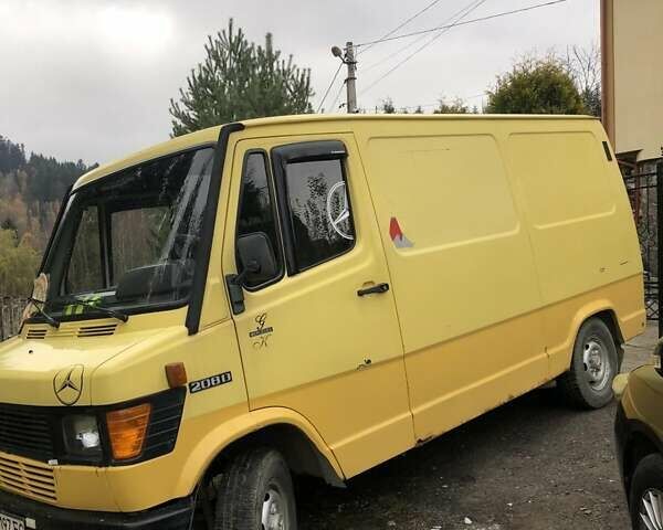 Жовтий Мерседес T1, об'ємом двигуна 2.3 л та пробігом 500 тис. км за 3300 $, фото 5 на Automoto.ua