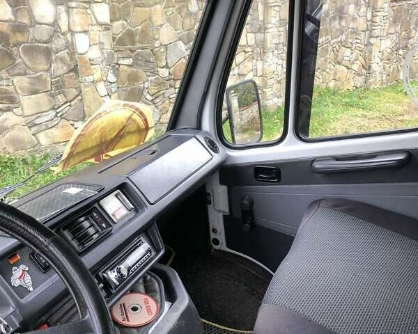 Жовтий Мерседес T1, об'ємом двигуна 2.3 л та пробігом 500 тис. км за 3300 $, фото 7 на Automoto.ua