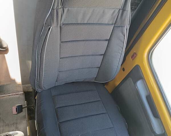 Жовтий Мерседес T1, об'ємом двигуна 2.3 л та пробігом 250 тис. км за 4800 $, фото 10 на Automoto.ua