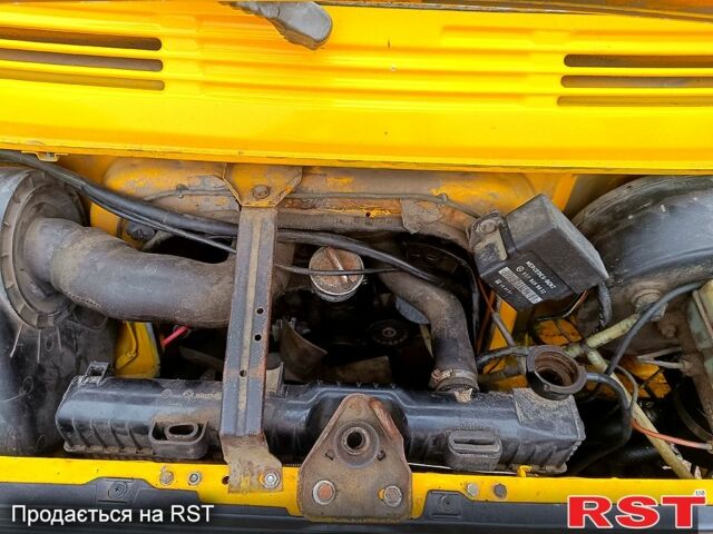 Желтый Мерседес T1, объемом двигателя 2.3 л и пробегом 0 тыс. км за 3500 $, фото 10 на Automoto.ua