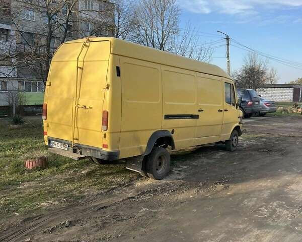 Желтый Мерседес T1, объемом двигателя 2.87 л и пробегом 5 тыс. км за 5000 $, фото 2 на Automoto.ua