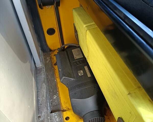 Жовтий Мерседес T1, об'ємом двигуна 2.3 л та пробігом 250 тис. км за 4800 $, фото 7 на Automoto.ua