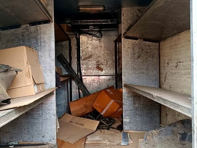 Желтый Мерседес T1, объемом двигателя 2.3 л и пробегом 0 тыс. км за 3500 $, фото 3 на Automoto.ua