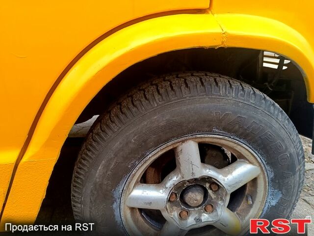 Желтый Мерседес T1, объемом двигателя 2.3 л и пробегом 0 тыс. км за 3500 $, фото 5 на Automoto.ua