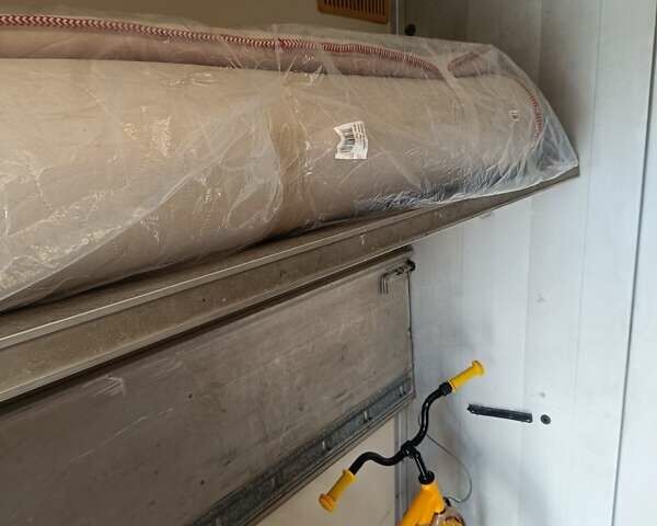 Жовтий Мерседес T1, об'ємом двигуна 2.3 л та пробігом 250 тис. км за 4800 $, фото 1 на Automoto.ua