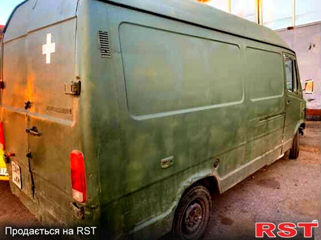 Желтый Мерседес T1, объемом двигателя 2.3 л и пробегом 235 тыс. км за 2350 $, фото 1 на Automoto.ua