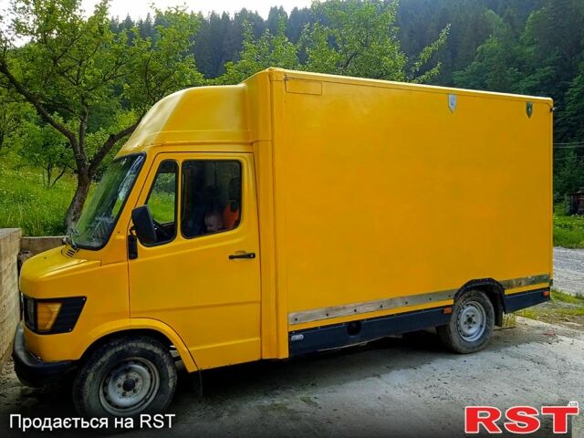 Желтый Мерседес T1, объемом двигателя 2.3 л и пробегом 300 тыс. км за 4000 $, фото 2 на Automoto.ua