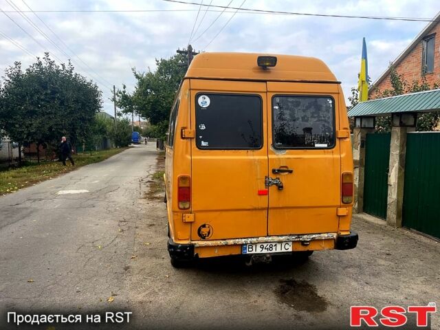 Желтый Мерседес T1, объемом двигателя 2.9 л и пробегом 0 тыс. км за 2800 $, фото 4 на Automoto.ua