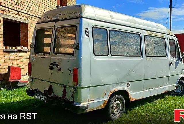 Сірий Мерседес T1, об'ємом двигуна 2.4 л та пробігом 777 тис. км за 900 $, фото 5 на Automoto.ua