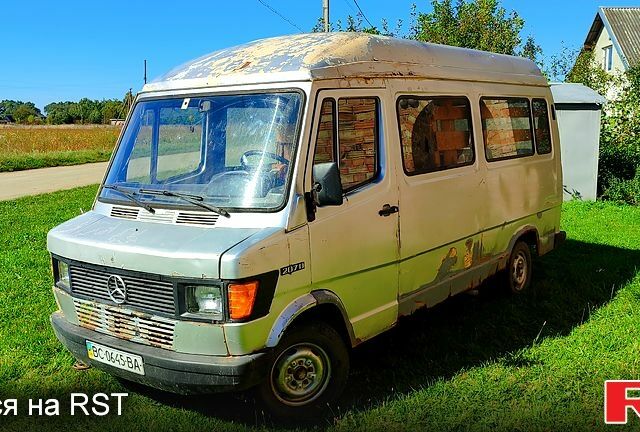 Сірий Мерседес T1, об'ємом двигуна 2.4 л та пробігом 777 тис. км за 900 $, фото 1 на Automoto.ua