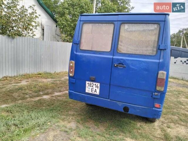 Синій Мерседес T1, об'ємом двигуна 2.4 л та пробігом 236 тис. км за 2200 $, фото 8 на Automoto.ua