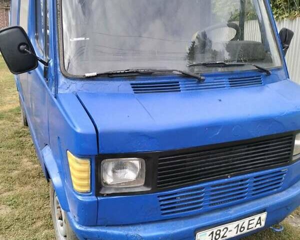 Синій Мерседес T1, об'ємом двигуна 2.4 л та пробігом 236 тис. км за 2200 $, фото 7 на Automoto.ua