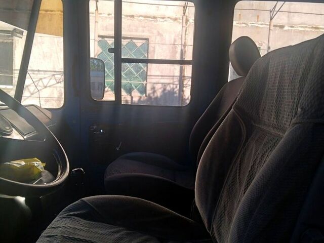 Синий Мерседес T1, объемом двигателя 3.8 л и пробегом 580 тыс. км за 6000 $, фото 5 на Automoto.ua