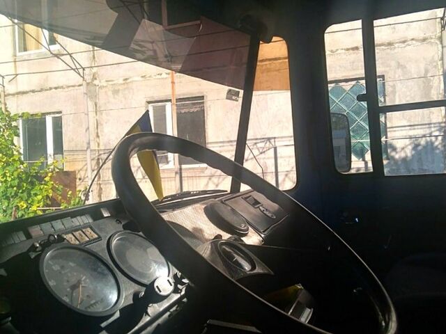 Синий Мерседес T1, объемом двигателя 3.8 л и пробегом 580 тыс. км за 6000 $, фото 3 на Automoto.ua