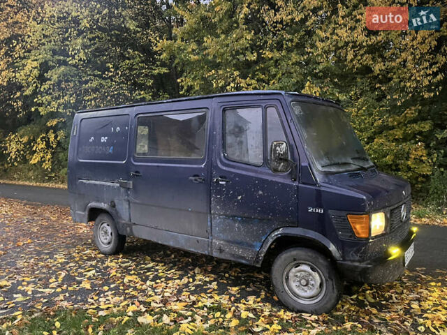Синій Мерседес T1, об'ємом двигуна 2.4 л та пробігом 400 тис. км за 1250 $, фото 2 на Automoto.ua