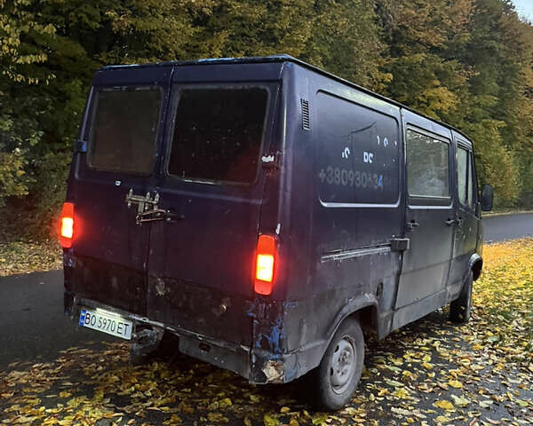 Синій Мерседес T1, об'ємом двигуна 2.4 л та пробігом 400 тис. км за 1250 $, фото 4 на Automoto.ua