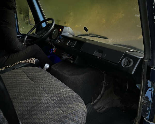 Синій Мерседес T1, об'ємом двигуна 2.4 л та пробігом 400 тис. км за 1250 $, фото 8 на Automoto.ua