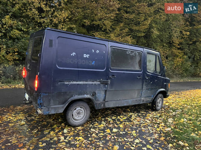 Синій Мерседес T1, об'ємом двигуна 2.4 л та пробігом 400 тис. км за 1250 $, фото 3 на Automoto.ua