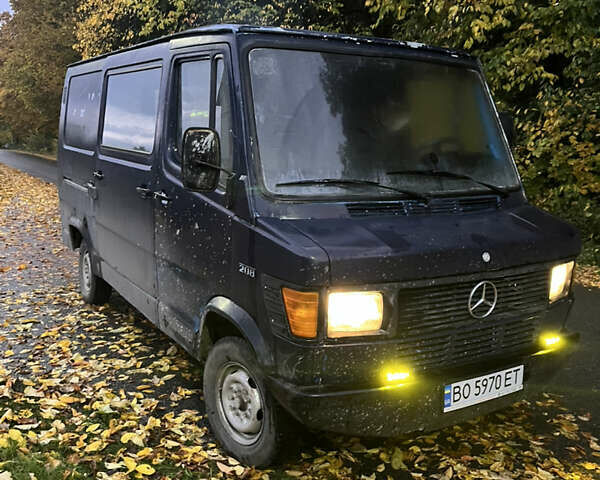 Синій Мерседес T1, об'ємом двигуна 2.4 л та пробігом 400 тис. км за 1250 $, фото 1 на Automoto.ua