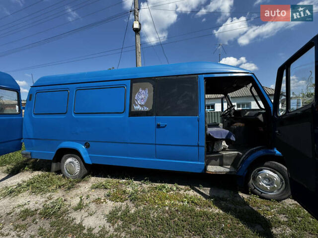 Синий Мерседес T1, объемом двигателя 2.87 л и пробегом 320 тыс. км за 3000 $, фото 3 на Automoto.ua