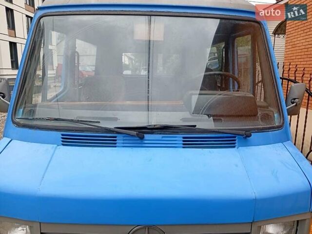 Синий Мерседес T1, объемом двигателя 2.3 л и пробегом 500 тыс. км за 3500 $, фото 1 на Automoto.ua
