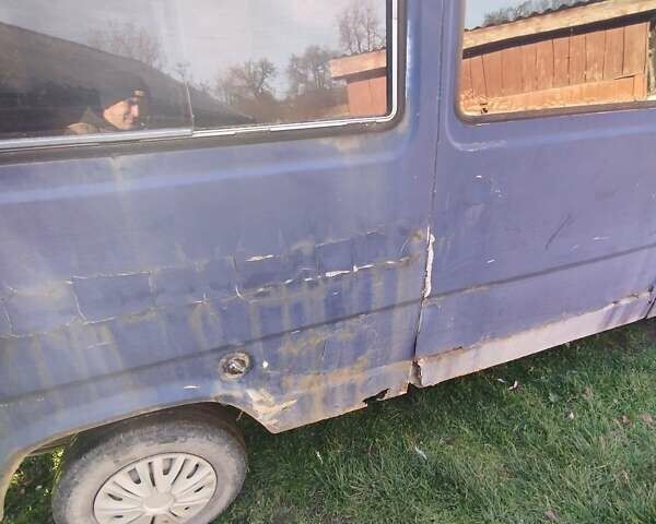 Синий Мерседес T1, объемом двигателя 2.87 л и пробегом 473 тыс. км за 1600 $, фото 3 на Automoto.ua