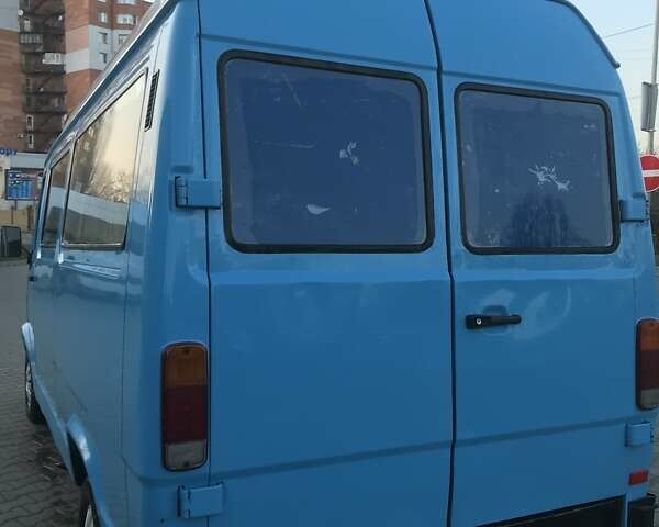 Синий Мерседес T1, объемом двигателя 2.3 л и пробегом 777 тыс. км за 2500 $, фото 11 на Automoto.ua