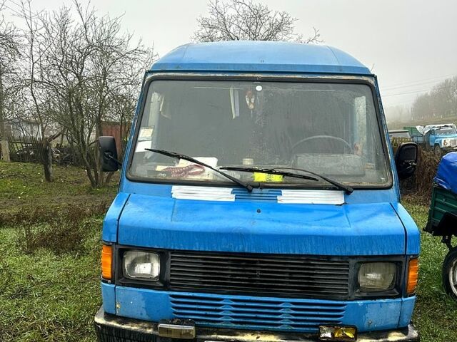 Синій Мерседес T1, об'ємом двигуна 2.4 л та пробігом 0 тис. км за 999 $, фото 1 на Automoto.ua
