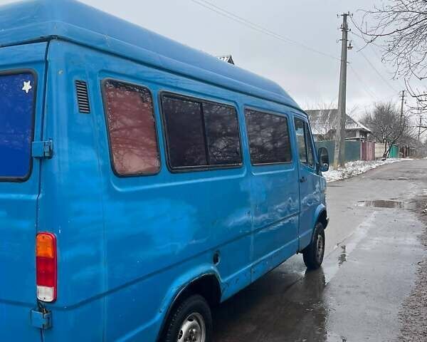 Синій Мерседес T1, об'ємом двигуна 2.4 л та пробігом 100 тис. км за 2500 $, фото 3 на Automoto.ua