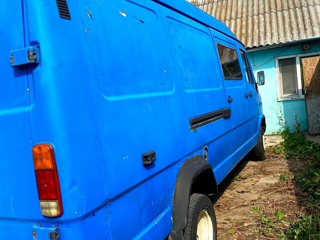Синій Мерседес T1, об'ємом двигуна 2.9 л та пробігом 0 тис. км за 2650 $, фото 2 на Automoto.ua