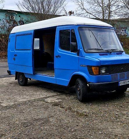 Синий Мерседес T1, объемом двигателя 2.3 л и пробегом 100 тыс. км за 4000 $, фото 6 на Automoto.ua