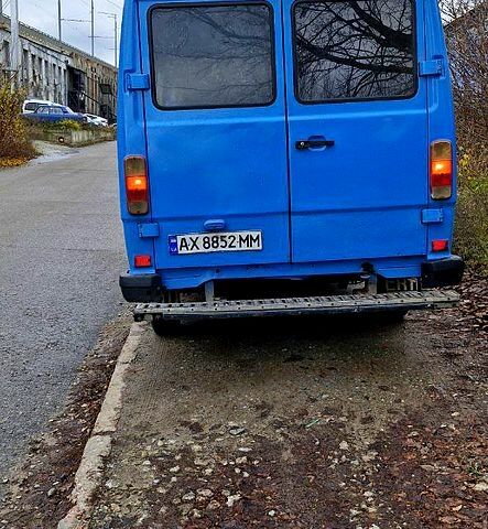 Синий Мерседес T1, объемом двигателя 2.3 л и пробегом 100 тыс. км за 4000 $, фото 3 на Automoto.ua