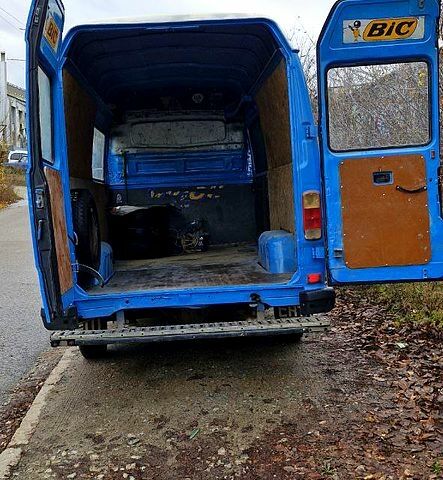 Синий Мерседес T1, объемом двигателя 2.3 л и пробегом 100 тыс. км за 4000 $, фото 4 на Automoto.ua