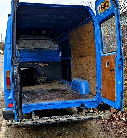 Синий Мерседес T1, объемом двигателя 2.3 л и пробегом 100 тыс. км за 4000 $, фото 5 на Automoto.ua