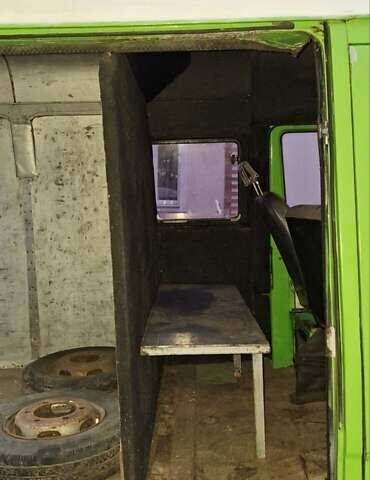 Зеленый Мерседес T1, объемом двигателя 2.9 л и пробегом 450 тыс. км за 3500 $, фото 1 на Automoto.ua