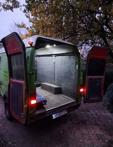 Зеленый Мерседес T1, объемом двигателя 2.9 л и пробегом 450 тыс. км за 3500 $, фото 3 на Automoto.ua