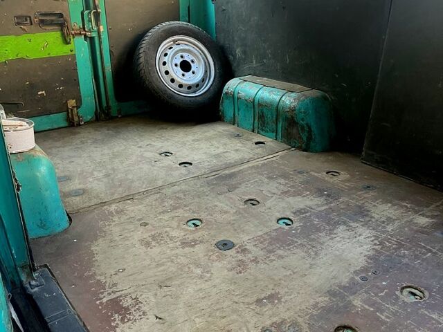 Зелений Мерседес T1, об'ємом двигуна 2.3 л та пробігом 316 тис. км за 3100 $, фото 2 на Automoto.ua